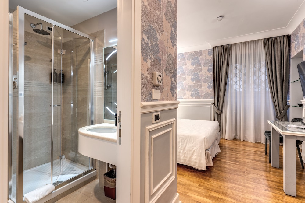 Mangili Garden Hotel — Hotel rooms in Rome, Lazio