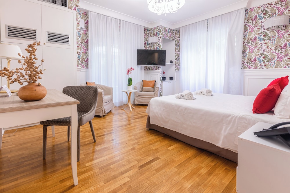 Mangili Garden Hotel — Hotel rooms in Rome, Lazio