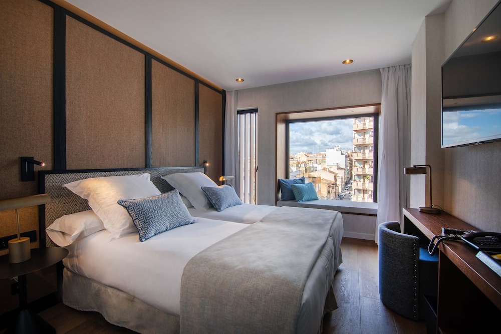 JS Palma Plaza Hotel — Hotel rooms in Palma de Mallorca, Balearic Islands