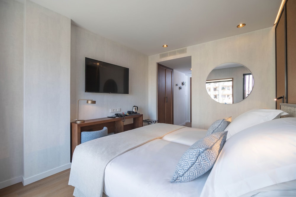 JS Palma Plaza Hotel — Hotel rooms in Palma de Mallorca, Balearic Islands