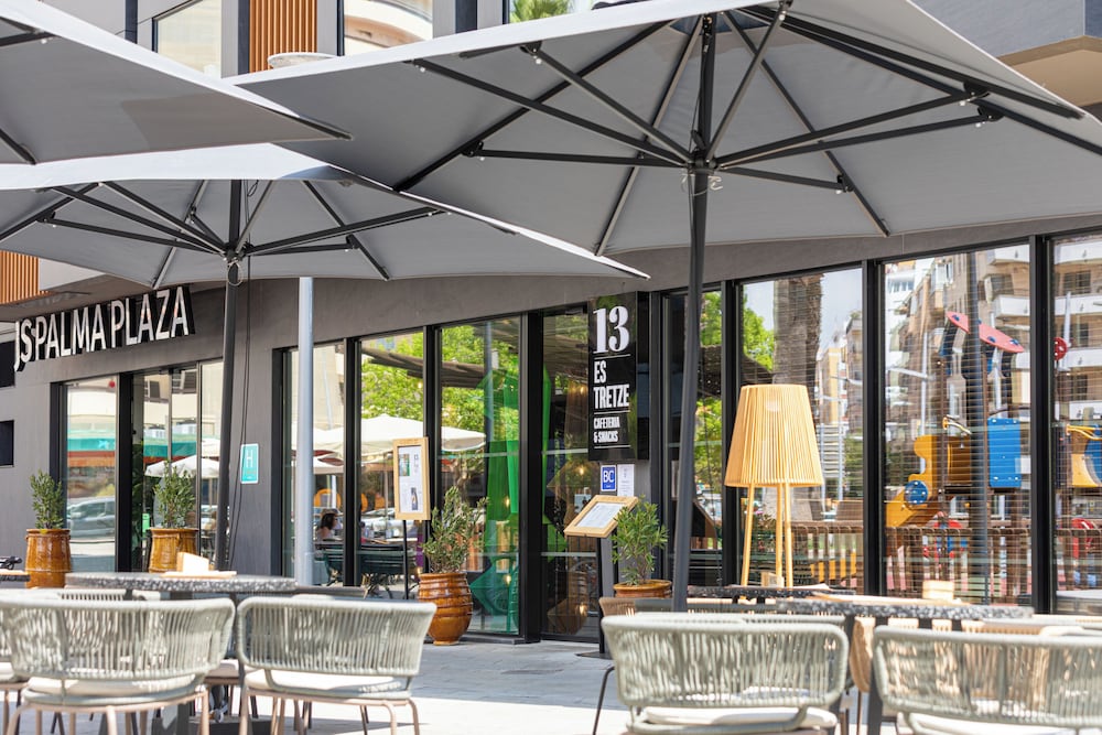 JS Palma Plaza Hotel — Restaurant & bars in Palma de Mallorca, Balearic Islands