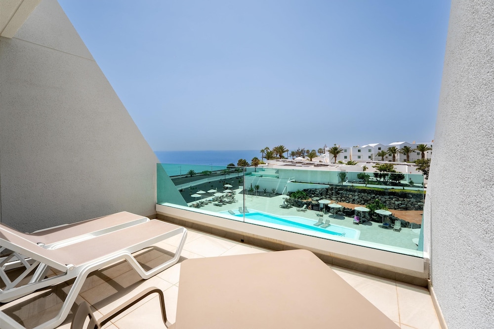 Radisson Blu Resort Lanzarote - Adults Only +16 — Swimming pool in Costa Teguise, Canary Islands