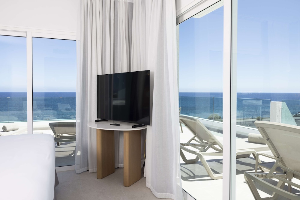Radisson Blu Resort Lanzarote - Adults Only +16 — Hotel rooms in Costa Teguise, Canary Islands
