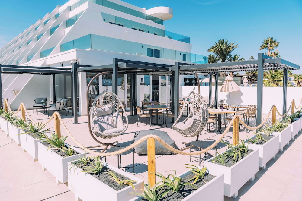 Radisson Blu Resort Lanzarote - Adults Only +16 — Restaurant & bars in Costa Teguise, Canary Islands