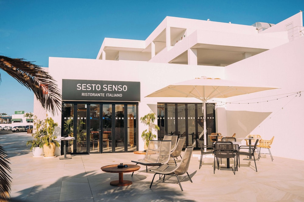 Radisson Blu Resort Lanzarote - Adults Only +16 — Restaurant & bars in Costa Teguise, Canary Islands