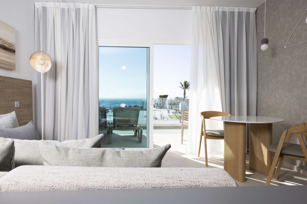 Radisson Blu Resort Lanzarote - Adults Only +16 — Hotel rooms in Costa Teguise, Canary Islands