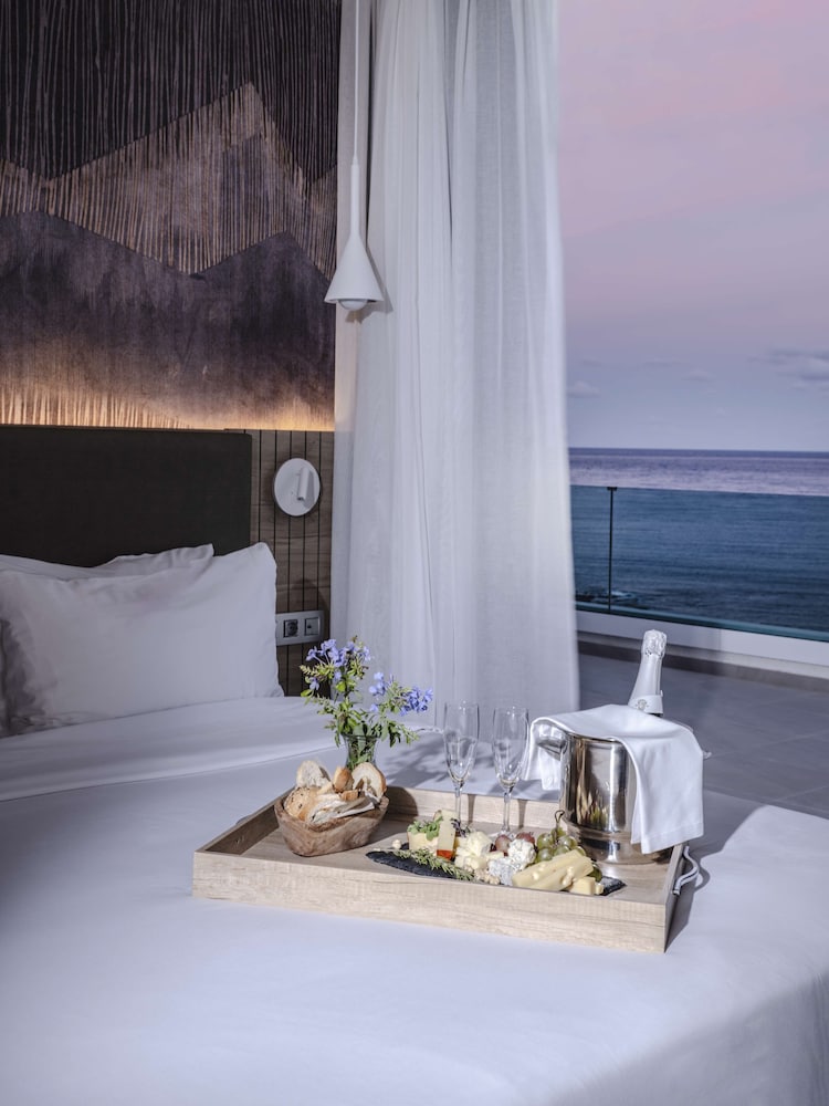 Radisson Blu Resort Lanzarote - Adults Only +16 — Hotel rooms in Costa Teguise, Canary Islands