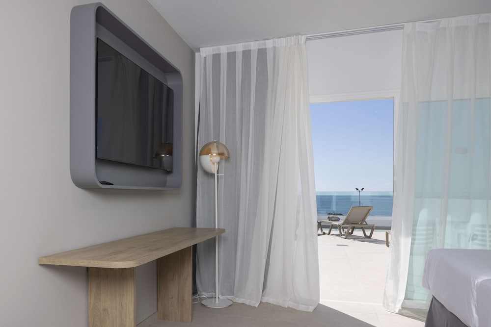Radisson Blu Resort Lanzarote - Adults Only +16 — Hotel rooms in Costa Teguise, Canary Islands