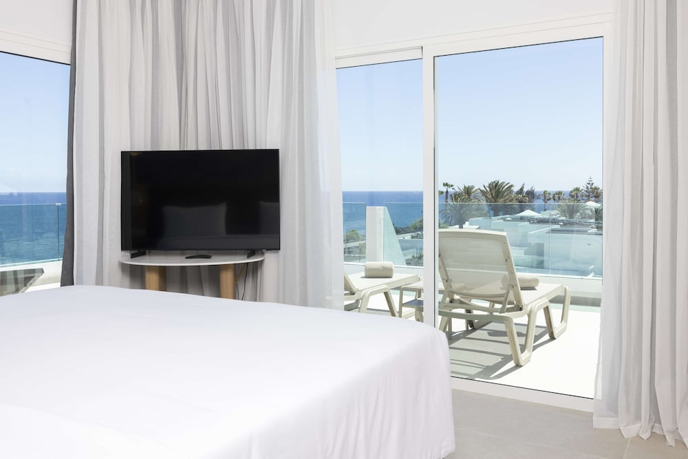 Radisson Blu Resort Lanzarote - Adults Only +16 — Hotel rooms in Costa Teguise, Canary Islands