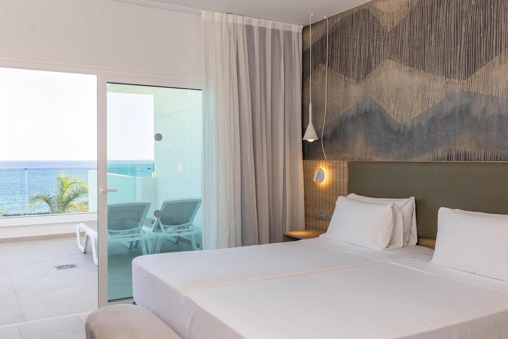Radisson Blu Resort Lanzarote - Adults Only +16 — Hotel rooms in Costa Teguise, Canary Islands