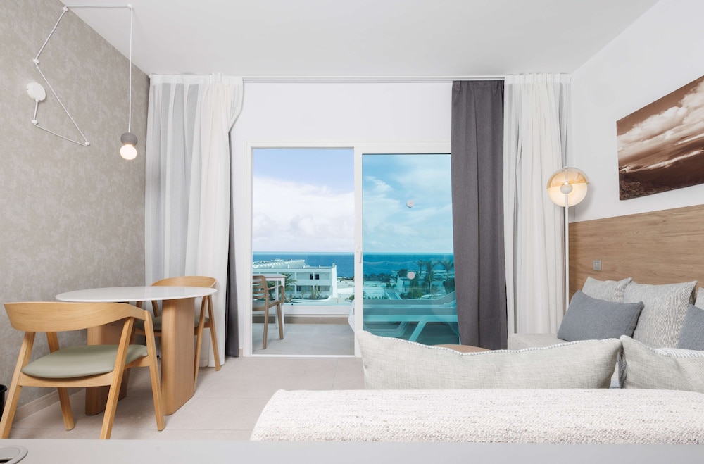 Radisson Blu Resort Lanzarote - Adults Only +16 — Hotel rooms in Costa Teguise, Canary Islands