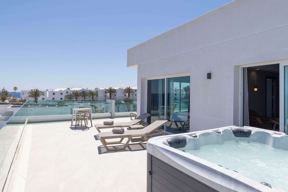Radisson Blu Resort Lanzarote - Adults Only +16 — Swimming pool in Costa Teguise, Canary Islands