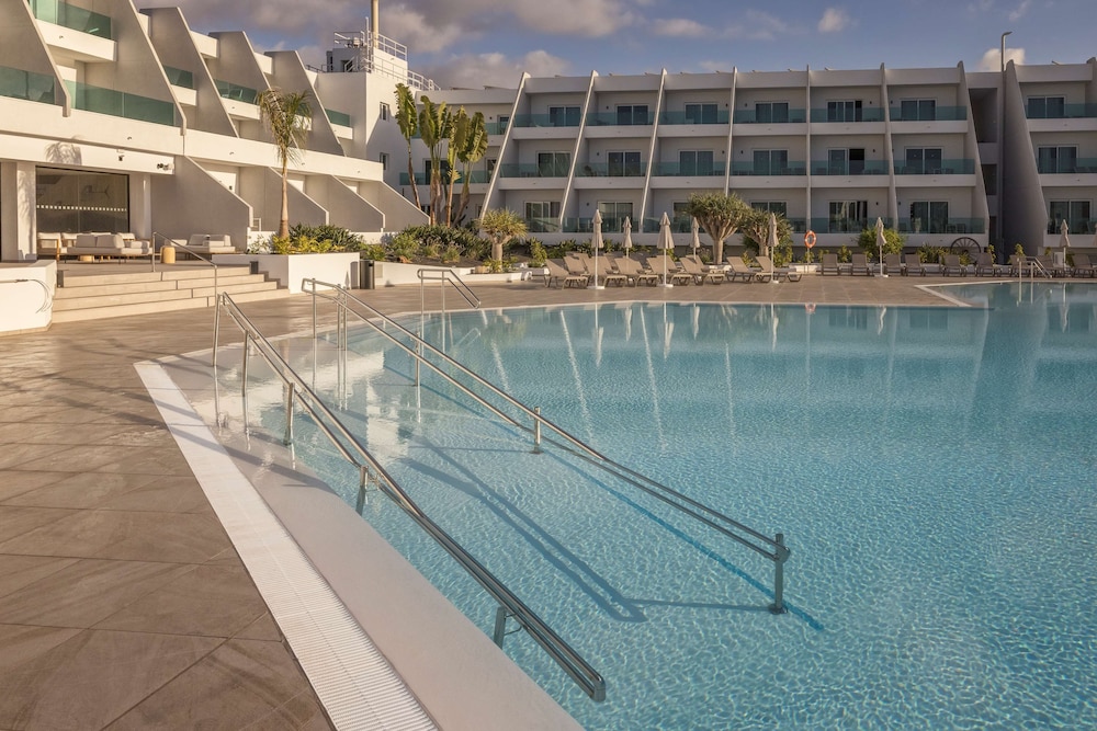 Radisson Blu Resort Lanzarote - Adults Only +16 — Swimming pool in Costa Teguise, Canary Islands