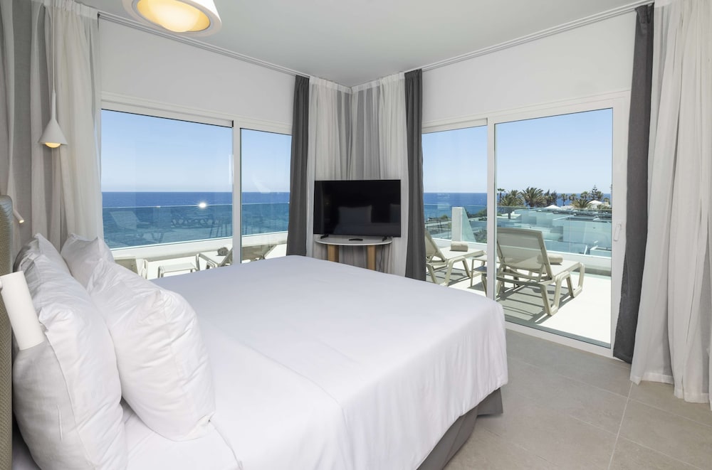 Radisson Blu Resort Lanzarote - Adults Only +16 — Hotel rooms in Costa Teguise, Canary Islands