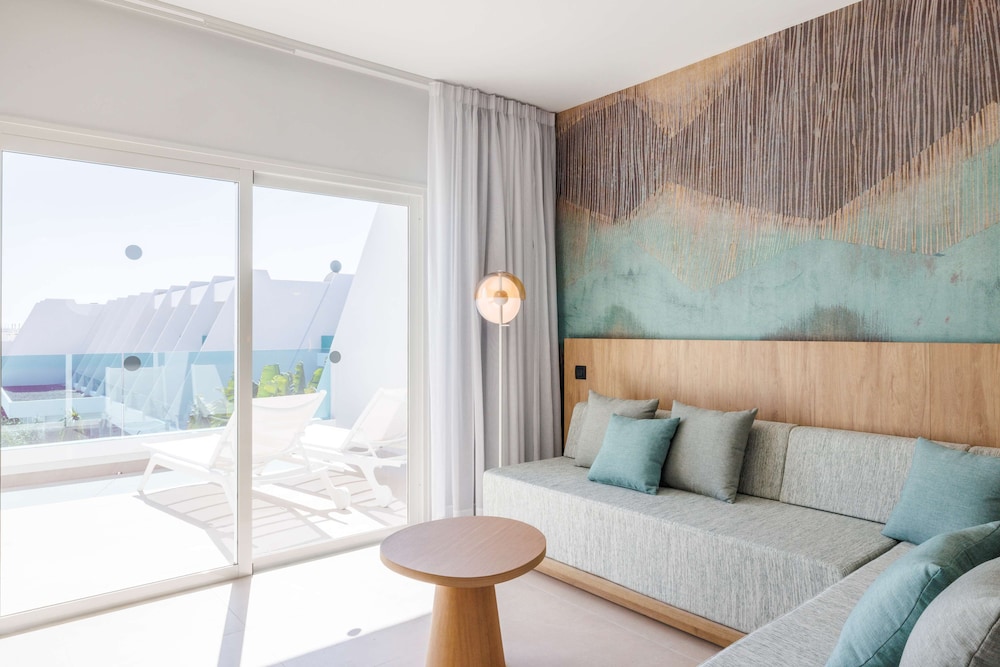 Radisson Blu Resort Lanzarote - Adults Only +16 — Hotel rooms in Costa Teguise, Canary Islands