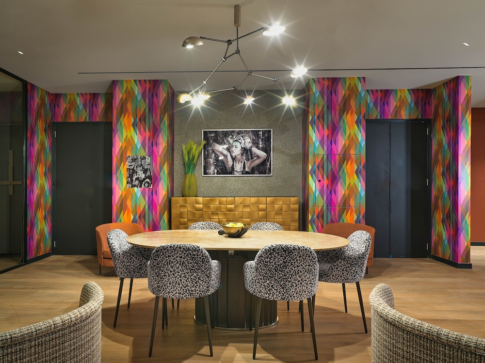 NYX Esperia Palace Hotel Athens — Restaurant & bars in Athens, Attica