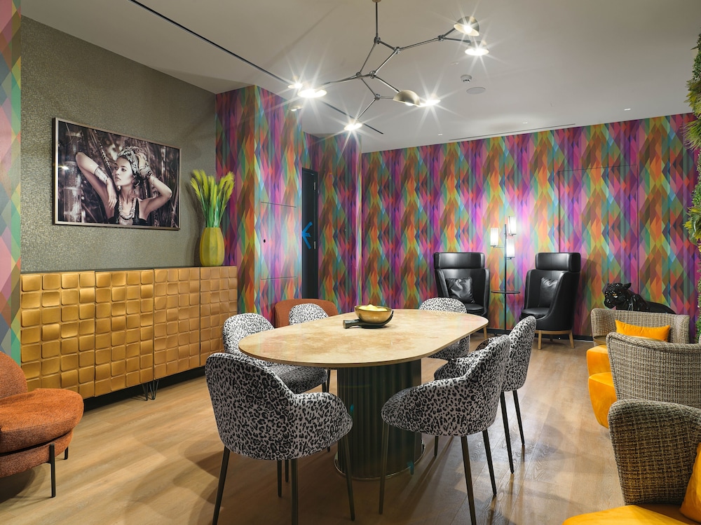 NYX Esperia Palace Hotel Athens — Restaurant & bars in Athens, Attica