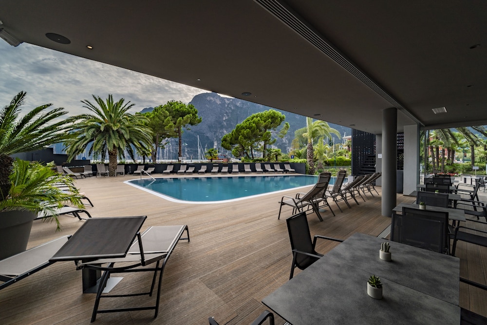 Lake Front Hotel Mirage — Swimming pool in Riva del Garda, Trentino-Alto Adige