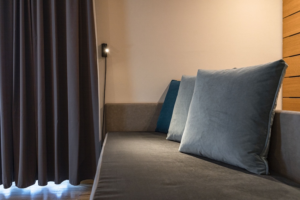 Lake Front Hotel Mirage — Hotel rooms in Riva del Garda, Trentino-Alto Adige