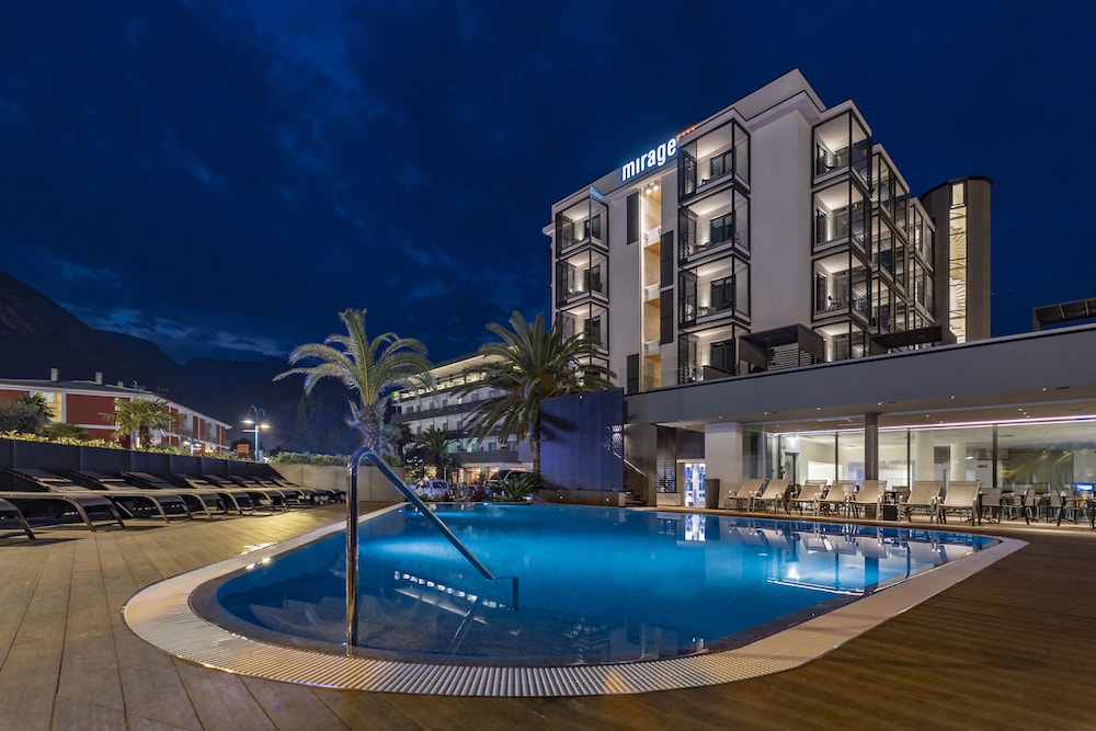 Lake Front Hotel Mirage — Main photo in Riva del Garda, Trentino-Alto Adige