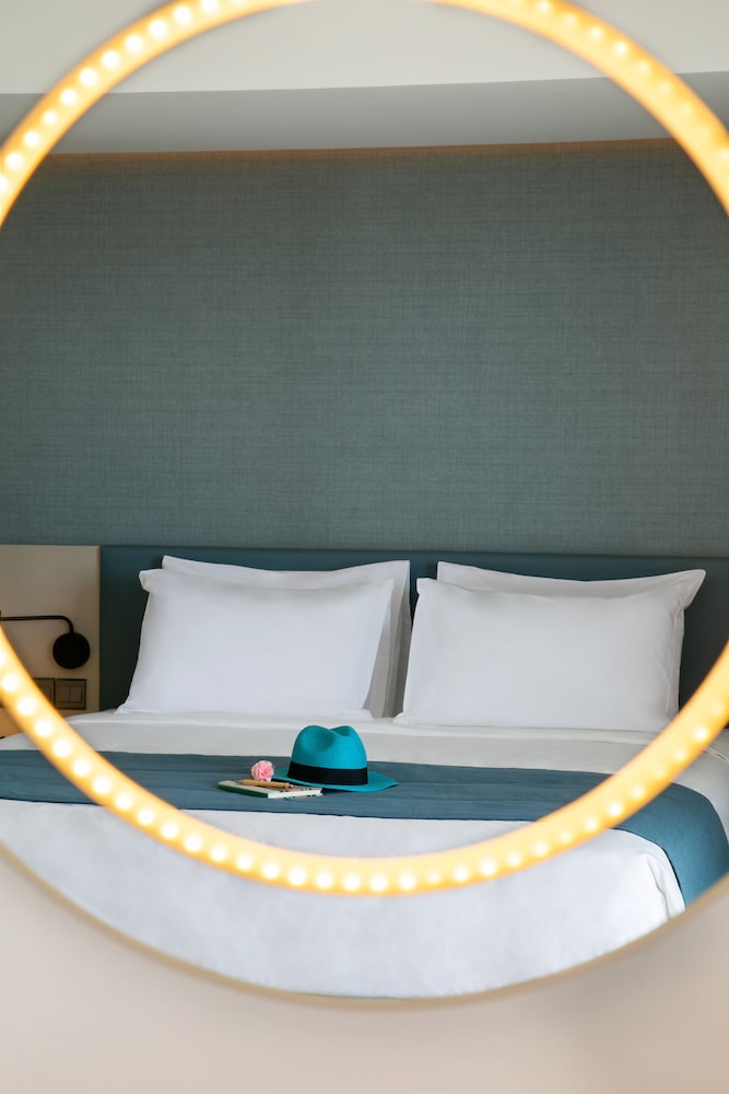Mercure Larnaca Beach Resort — Hotel rooms in Oroklini, Larnaca Region