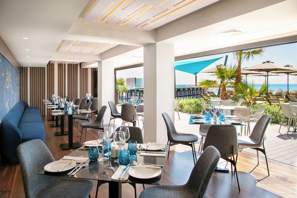Mercure Larnaca Beach Resort — Restaurant & bars in Oroklini, Larnaca Region