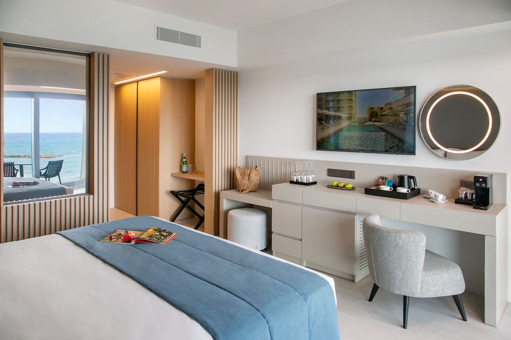 Mercure Larnaca Beach Resort — Hotel rooms in Oroklini, Larnaca Region