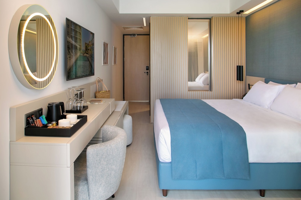 Mercure Larnaca Beach Resort — Hotel rooms in Oroklini, Larnaca Region