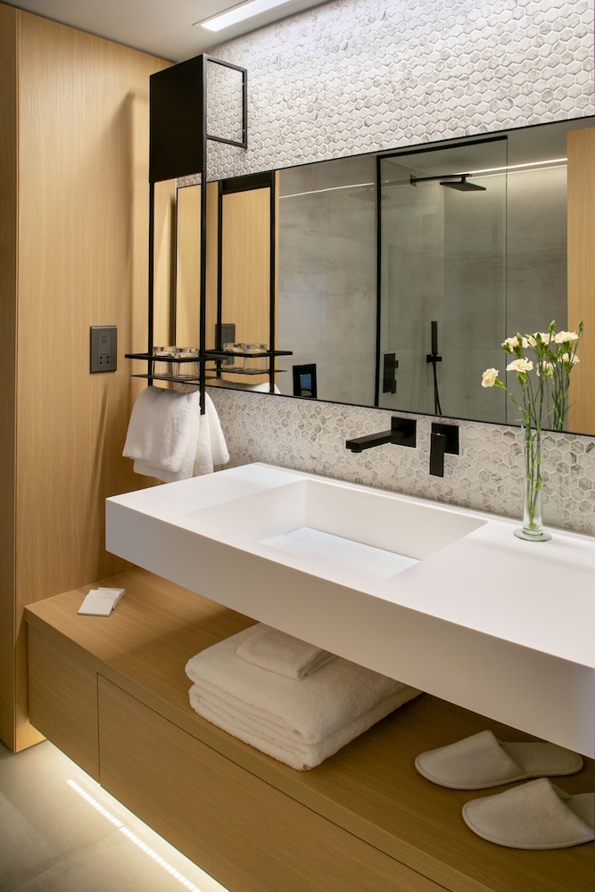 Mercure Larnaca Beach Resort — Hotel rooms in Oroklini, Larnaca Region