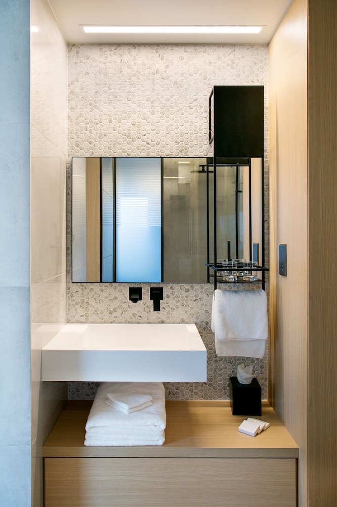 Mercure Larnaca Beach Resort — Hotel rooms in Oroklini, Larnaca Region