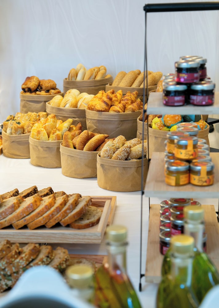 Mercure Larnaca Beach Resort — Restaurant & bars in Oroklini, Larnaca Region