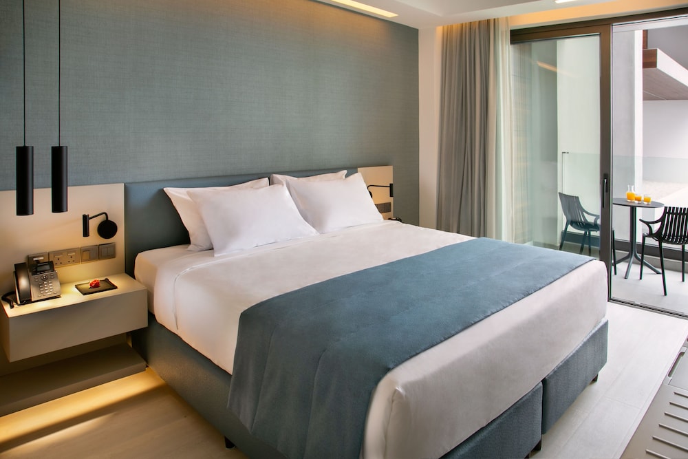 Mercure Larnaca Beach Resort — Hotel rooms in Oroklini, Larnaca Region