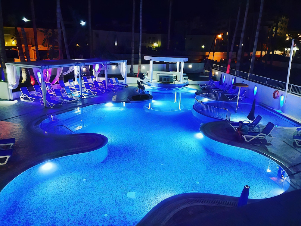 Captain Pier Hotel — Swimming pool in Protaras, Famagusta Region