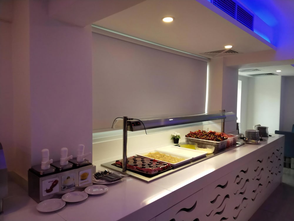 Captain Pier Hotel — Hotel rooms in Protaras, Famagusta Region