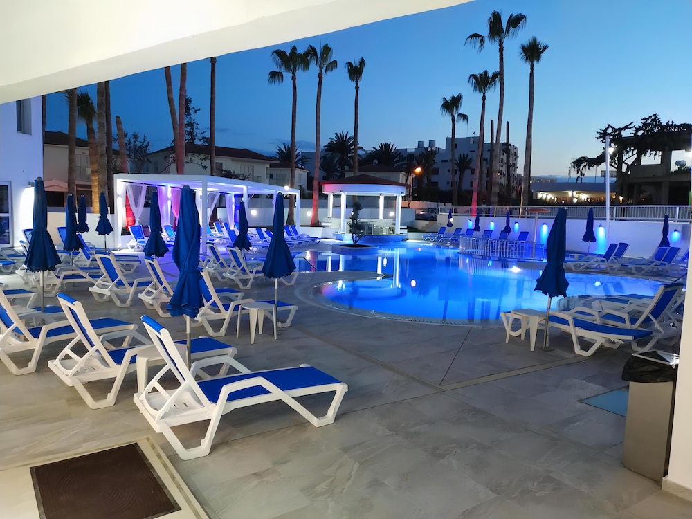 Captain Pier Hotel — Swimming pool in Protaras, Famagusta Region