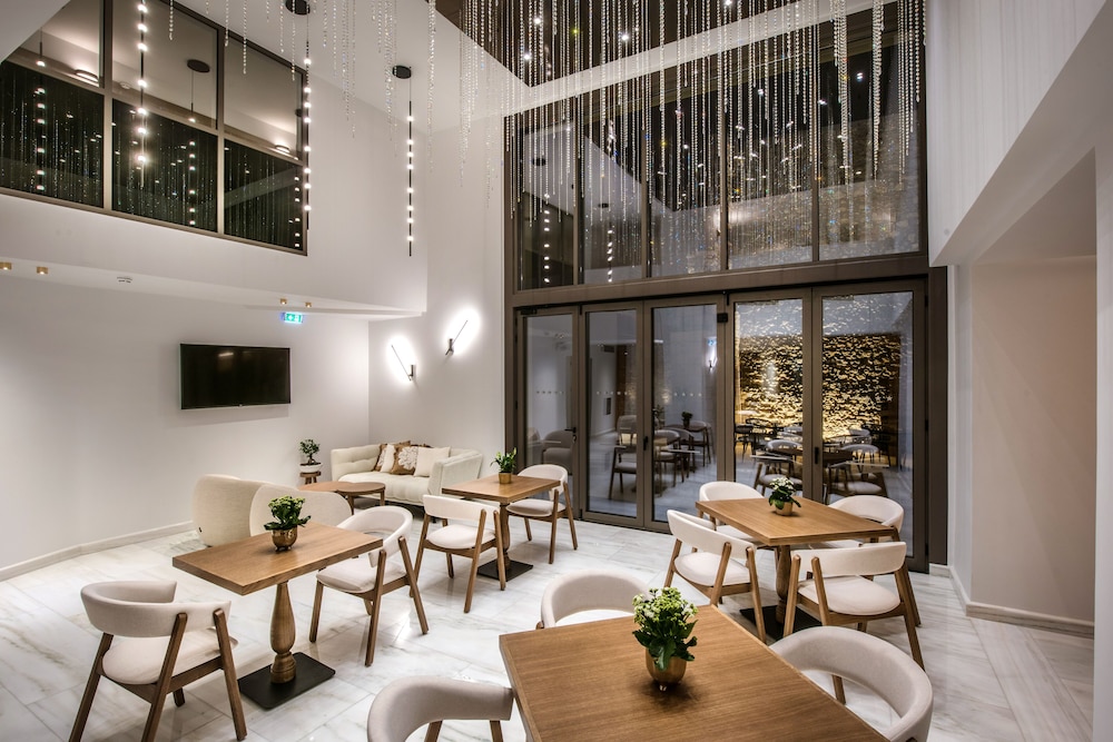 Dimargio Luxury Hotel & Spa — Restaurant & bars in Heraklion