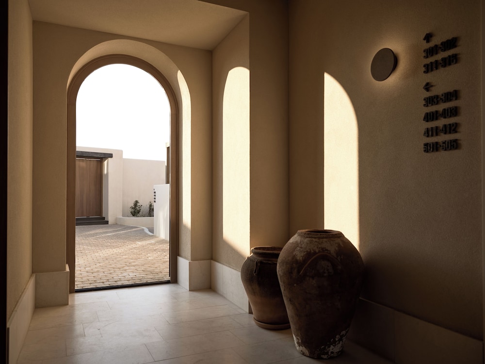 Omeon Mykonos — Hotel building in Agios Stefanos, South Aegean