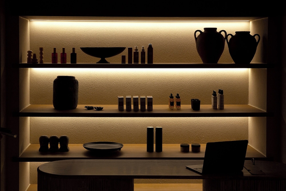 Omeon Mykonos — Restaurant & bars in Agios Stefanos, South Aegean