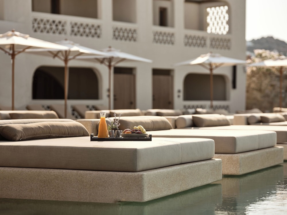 Omeon Mykonos — Swimming pool in Agios Stefanos, South Aegean