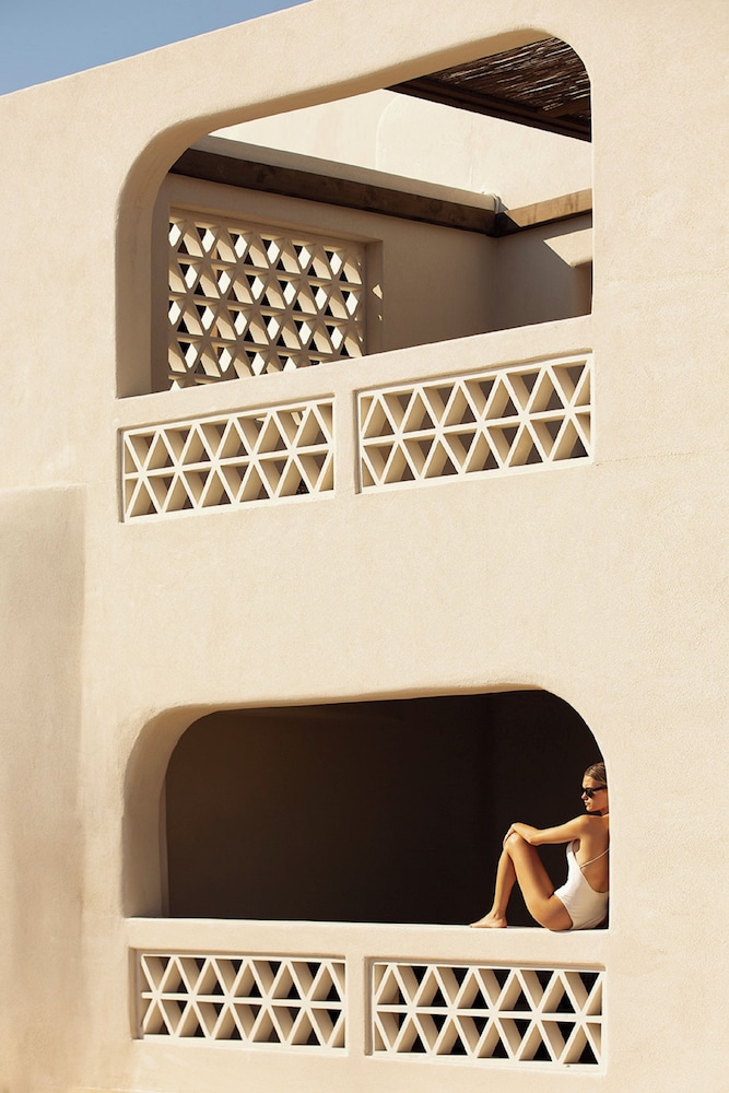 Omeon Mykonos — Hotel building in Agios Stefanos, South Aegean