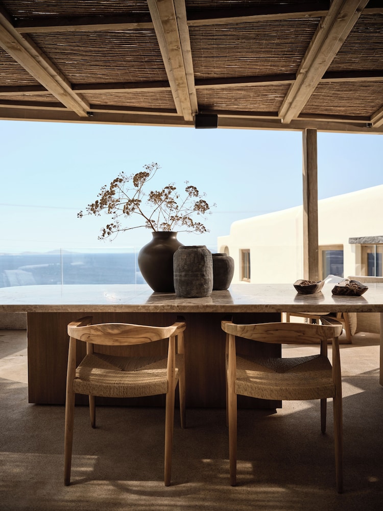 Omeon Mykonos — Restaurant & bars in Agios Stefanos, South Aegean