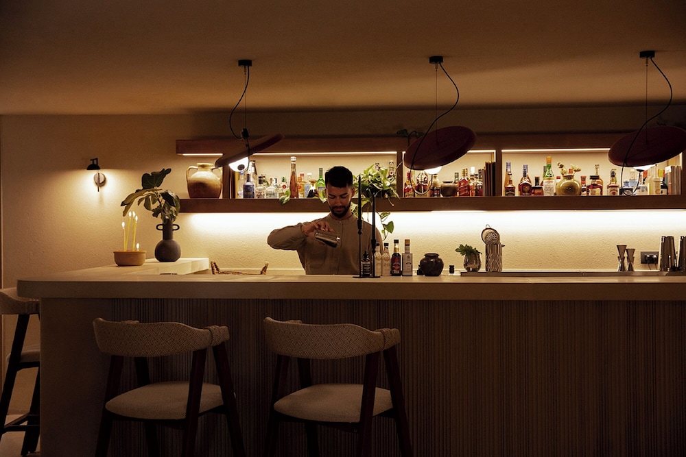 Omeon Mykonos — Restaurant & bars in Agios Stefanos, South Aegean