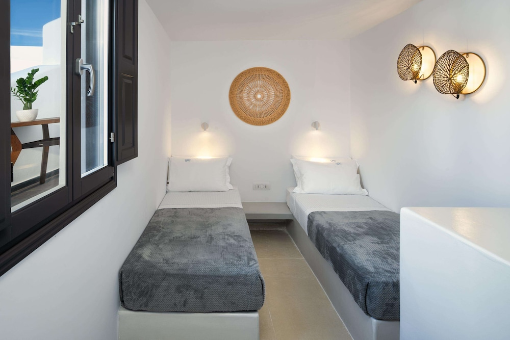 Venus Sunrise Suites & Villas — Hotel rooms in Imerovigli, South Aegean