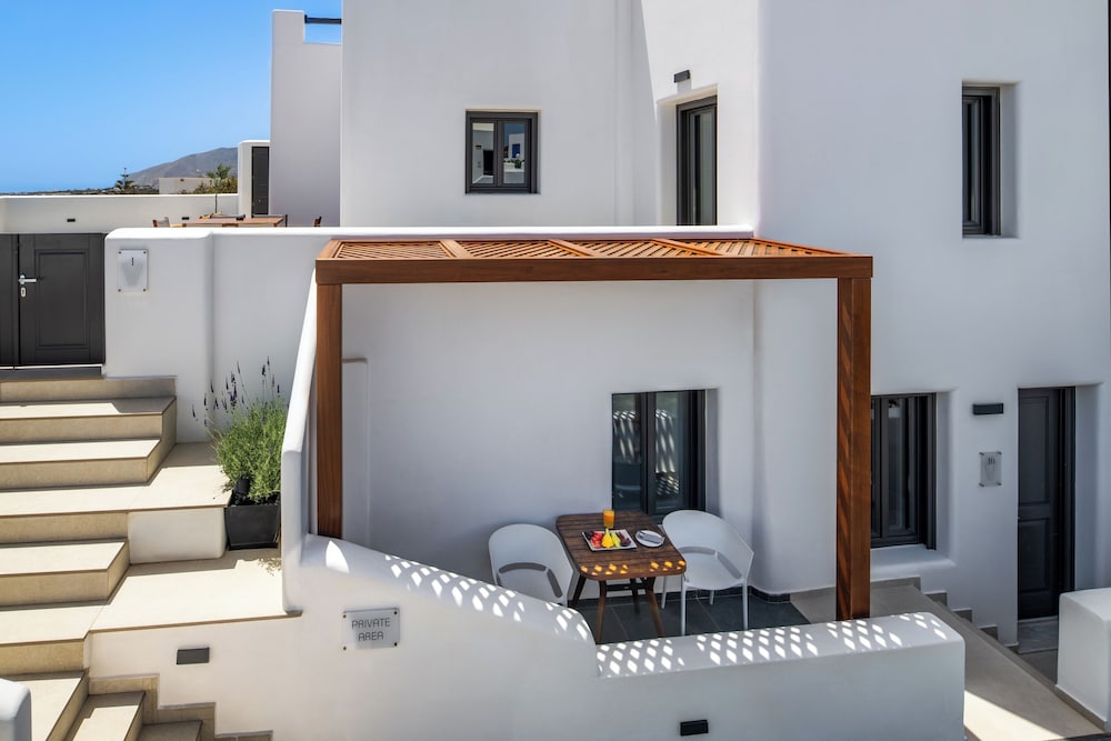 Venus Sunrise Suites & Villas — Hotel building in Imerovigli, South Aegean