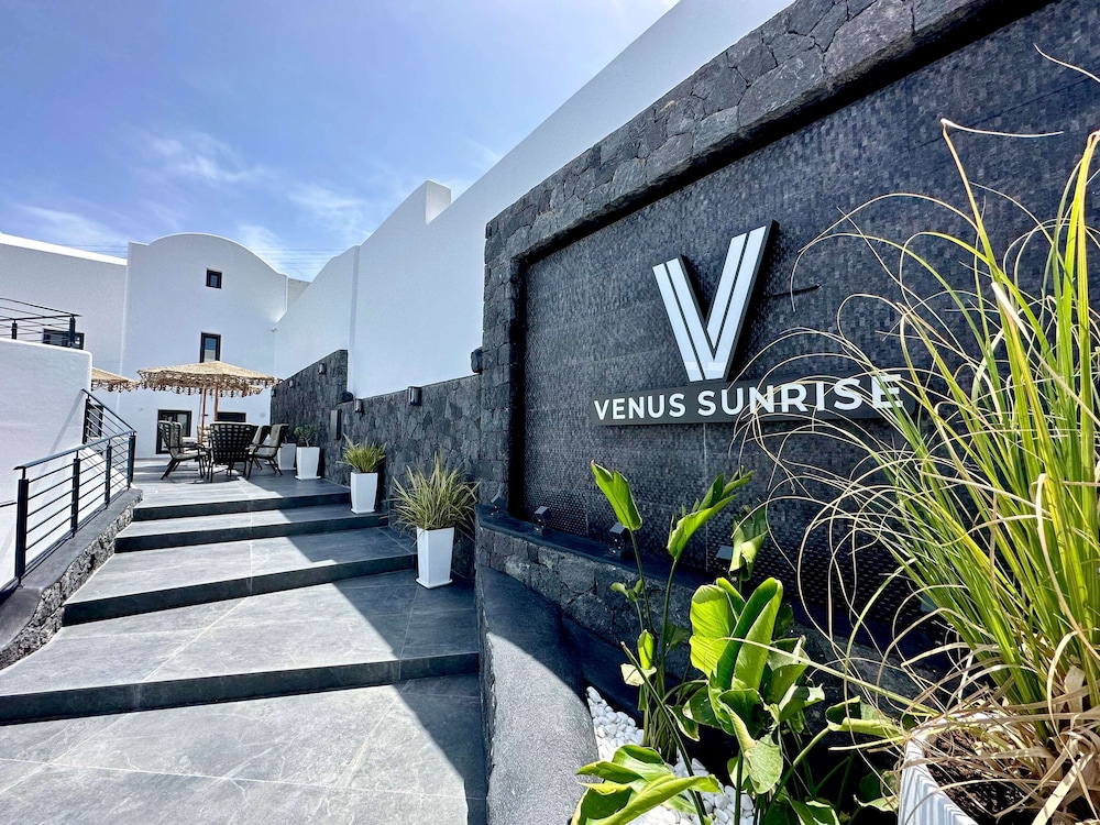 Venus Sunrise Suites & Villas — Hotel building in Imerovigli, South Aegean