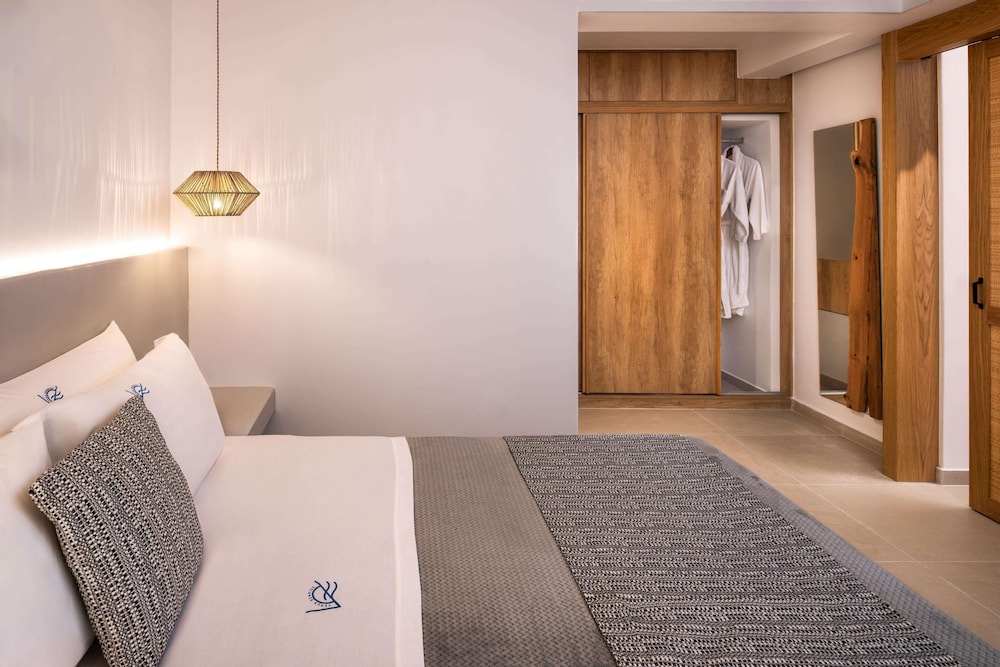 Venus Sunrise Suites & Villas — Hotel rooms in Imerovigli, South Aegean