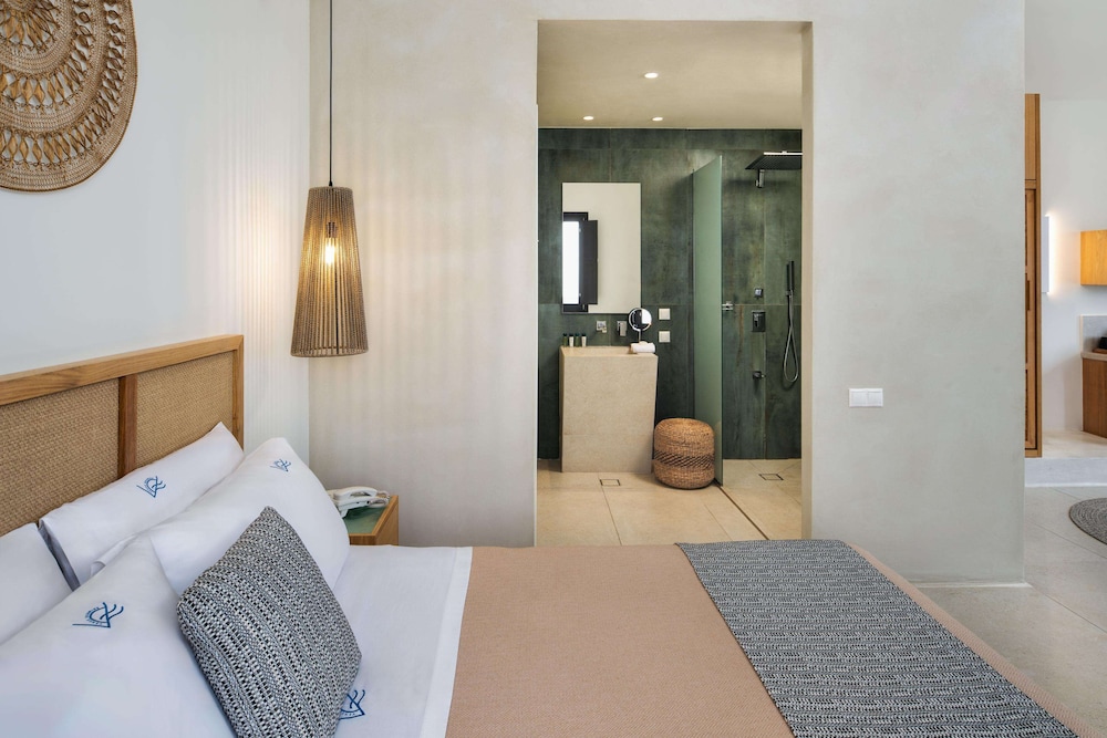 Venus Sunrise Suites & Villas — Hotel rooms in Imerovigli, South Aegean