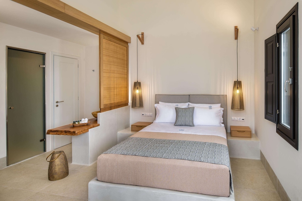 Venus Sunrise Suites & Villas — Hotel rooms in Imerovigli, South Aegean
