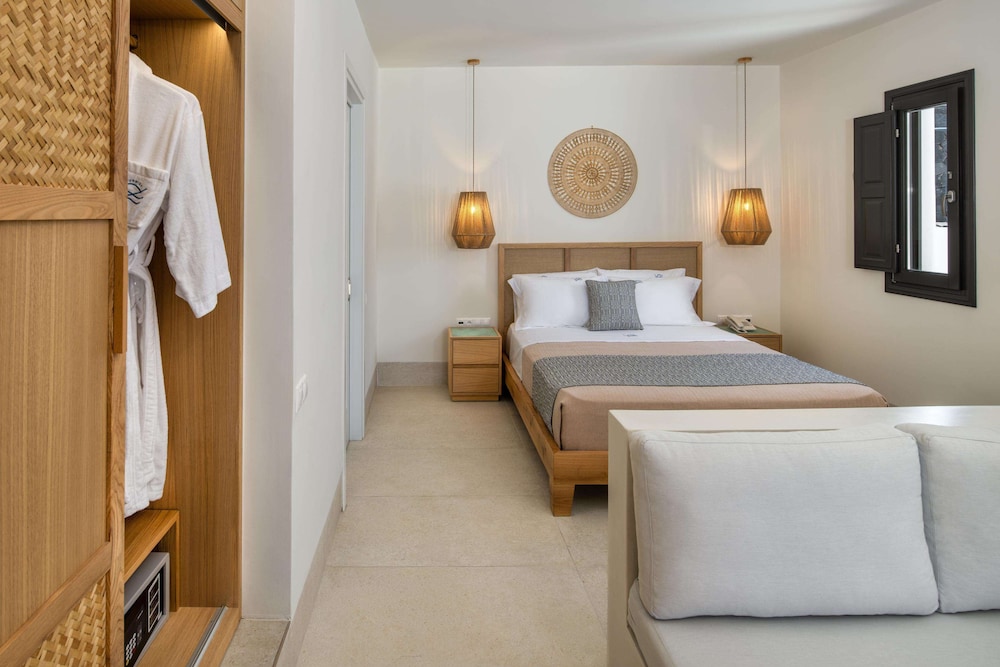 Venus Sunrise Suites & Villas — Hotel rooms in Imerovigli, South Aegean