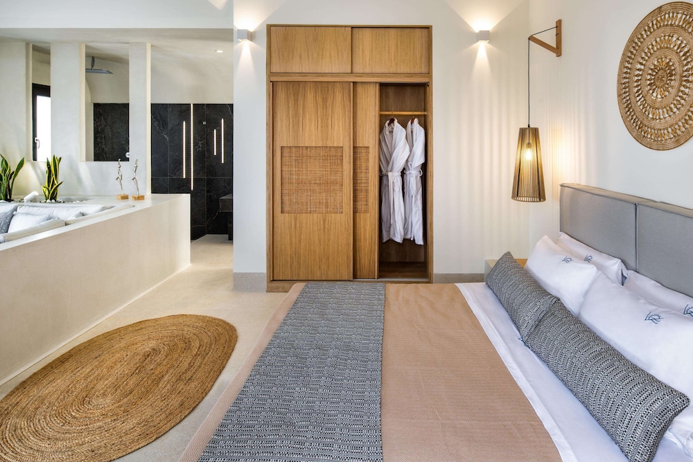Venus Sunrise Suites & Villas — Hotel rooms in Imerovigli, South Aegean
